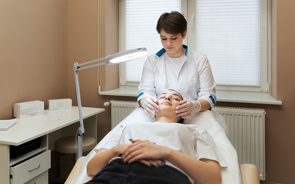 Qual é a média salarial na área de saúde e estética no Rio de Janeiro